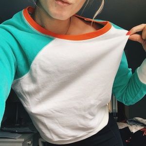 Multi colored sweatshirt 💚🤍 BRAND NEW